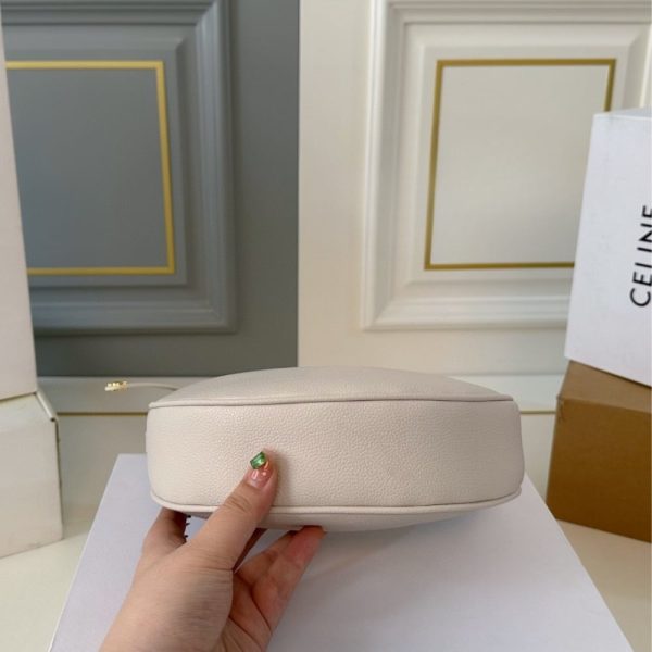 CELINE TEEN LULU IN GRAINED WHITE 23CM 120723ENY 01RC