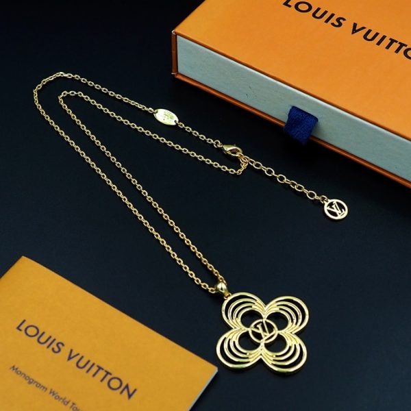 LOUIS VUITTON LV BREEZE PENDANT GOLD M02805