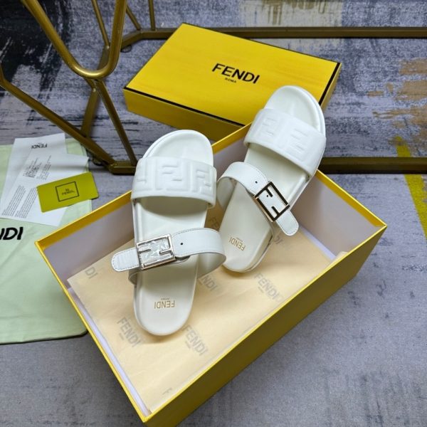 FENDI FEEL NAPPA LEATHER SLIDES WHITE 8X8710ABOHF1SVV