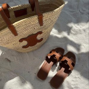 SUMMER SET: CELINE TEEN CELINE CLASSIC PANIER IN PALM LEAVES TAN & HERMES SLIPPERS FLAT ORAN BROWN H021056Z