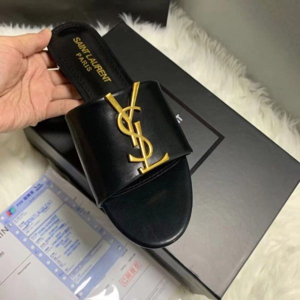 SUMMER SET: SAINT LAURENT ICARE MAXI SHOPPING BAG IN QUILTED BLACK  &  LOGO SLIPPERS BLACK