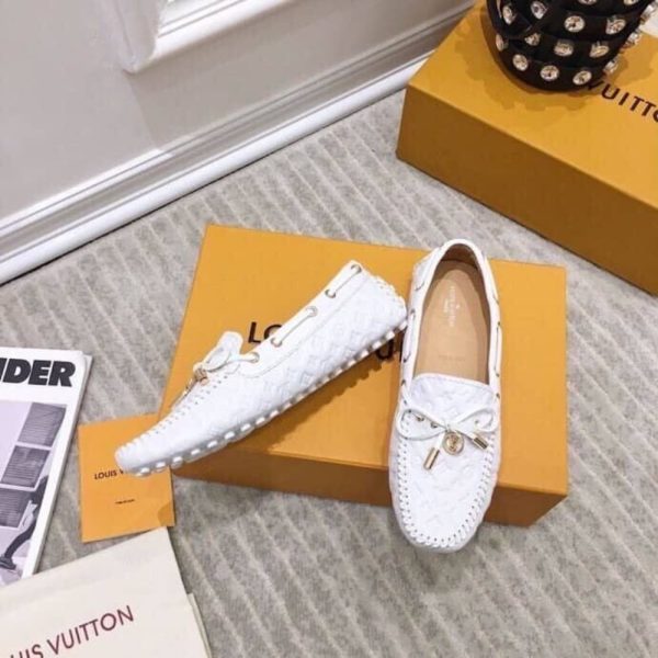 LOUIS VUITTON WHITE MONOGRAM EMPREINTE LEATHER GLORIA LOAFERS