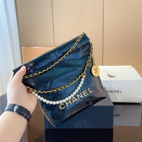 SUMMER SET: CHANEL 22 MINI HANDBAG CRYSTAL PEARLS BLACK & CC PEARL DROP EARRINGS