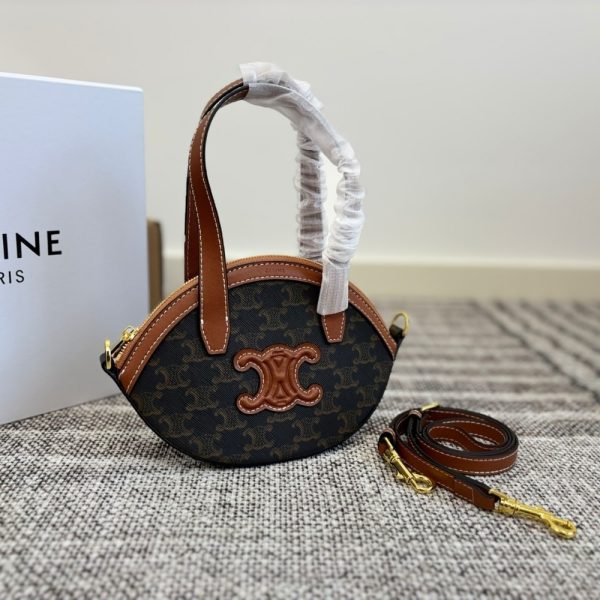 CELINE OAL BAG IN TRIOMPHE CANVAS TAN 24CM 122262BZJ 04LU