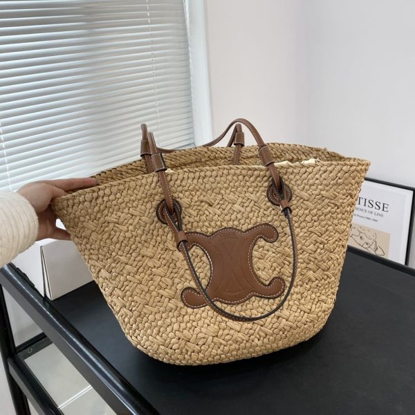 SUMMER SET: CELINE TRIOMPHE PANIER IN RAFFIA AND CALFSKIN TAN & SUNGLASSES METAL OVALE GOLD
