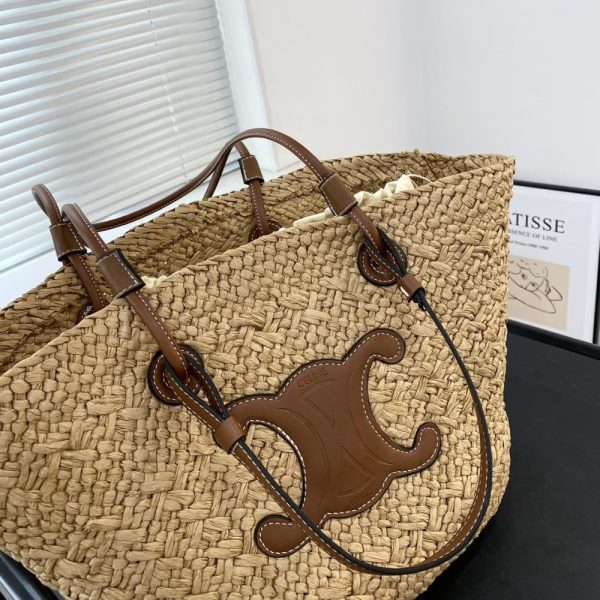 SUMMER SET: CELINE TRIOMPHE PANIER IN RAFFIA AND CALFSKIN TAN & SUNGLASSES METAL OVALE GOLD