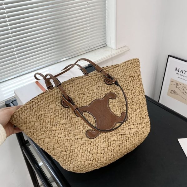 SUMMER SET: CELINE TRIOMPHE PANIER IN RAFFIA AND CALFSKIN TAN & SUNGLASSES METAL OVALE GOLD