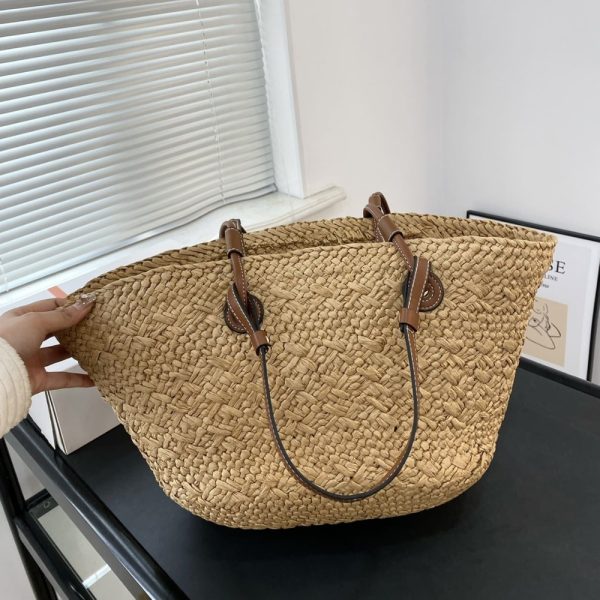 SUMMER SET: CELINE TRIOMPHE PANIER IN RAFFIA AND CALFSKIN TAN & SUNGLASSES METAL OVALE GOLD
