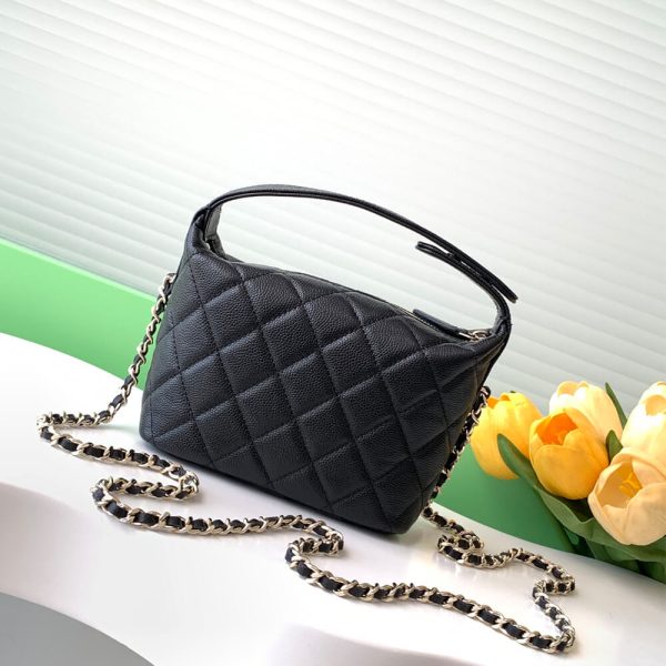 CHANEL Classic Chain Hobo