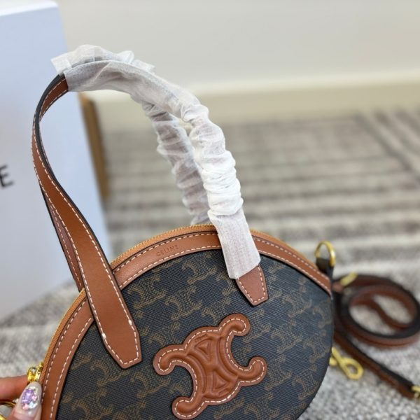 CELINE OAL BAG IN TRIOMPHE CANVAS TAN 24CM 122262BZJ 04LU