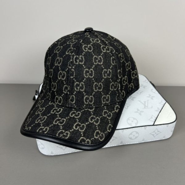 SUMMER SET: GUCCI HORSEBIT 1955 ORIGINAL GG SHOULDER BAG BLACK IVORY & GG DENIM BASEBALL HAT BLACK