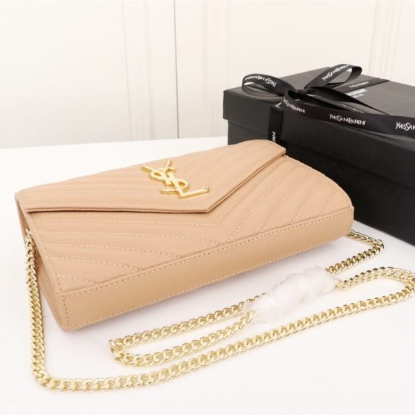 SUMMER SET: SAINT LAURENT CASSANDRE MATELASSÉ CHAIN WALLET IN GRAIN DE POUDRE EMBOSSED BEIGE & SL 692 LIGHT GOLD AND BROWN