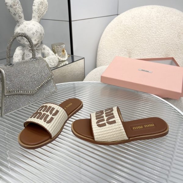 SUMMER SET: MIUMIU WANDER WICKER HOBO BAG TAN AND CARAMEL 13CM & MIUMIU RAFFIA EFFECT WOVEN FABRIC SLIDES NATURAL