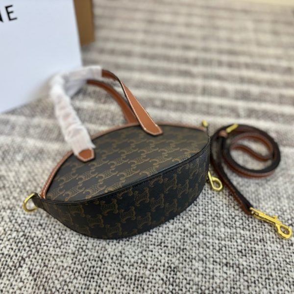 CELINE OAL BAG IN TRIOMPHE CANVAS TAN 24CM 122262BZJ 04LU