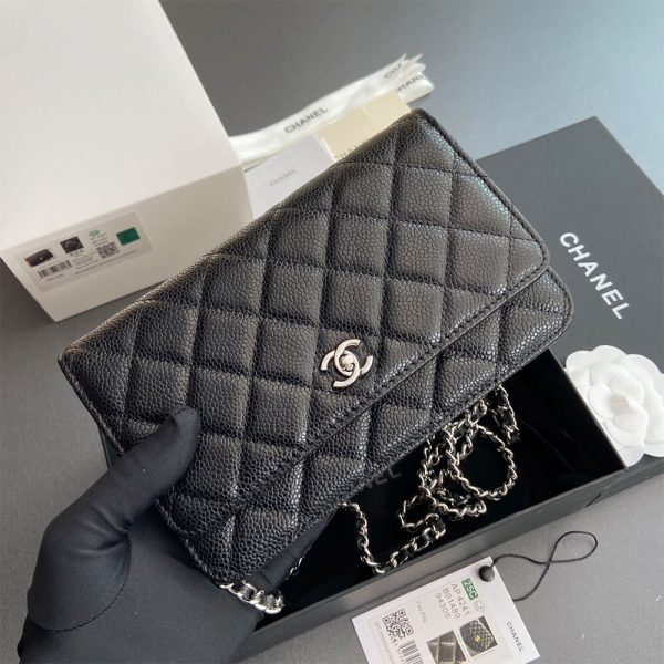CHANEL Classic Wallet On Chain