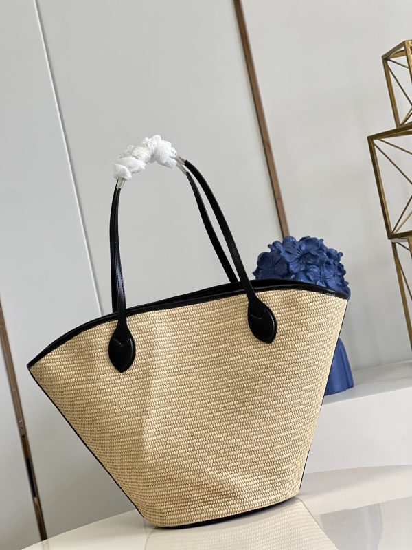 SUMMER SET: LOUIS VUITTON SAINT JACQUES BLACK 45CM & LOCK IT FLAT RAFFIA MULES BLACK