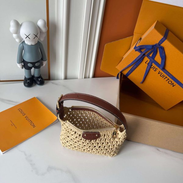 LOUIS VUITTON HILLS POCHETTE RAFFIA NATURAL TAN 18CM M14304