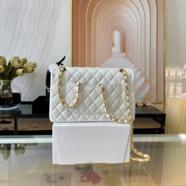 SUMMER SET: CHANEL CLASSIC MEDIUM HANDBAG WHITE 25CM A01112 & 23P QUILTED CC CHAIN MULE SANDAL WHITE