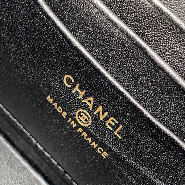 Chanel Long Vanity with chain