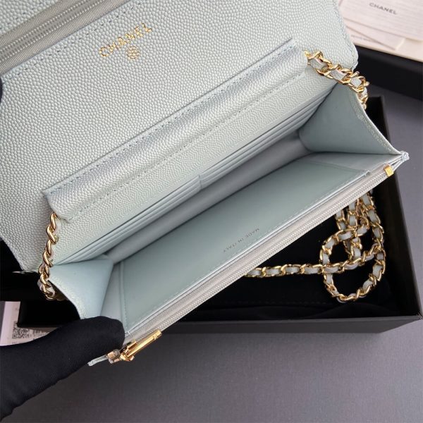 CHANEL Classic Wallet On Chain