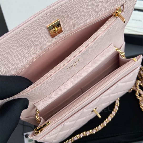 CHANEL Classic Wallet On Chain