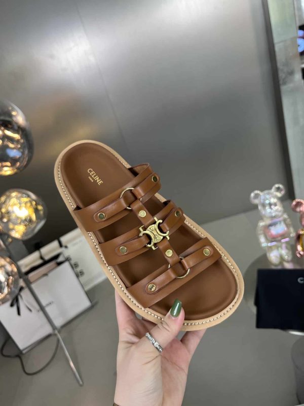 SUMMER SET: CELINE TEEN COUFFIN IN WICKER AND LEATHER TAN 15CM & CELINE SLIDES TIPPI IN VEGETAL BROWN 352343766C 04LU