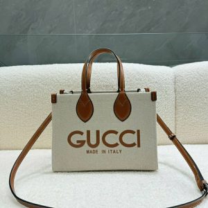 SUMMER SET: GUCCI MEDIUM TOTE BAG WITH GUCCI PRINT BEIGE 28CM & ARNAUD BOB REVERSIBLE BUCKET HAT BEIGE
