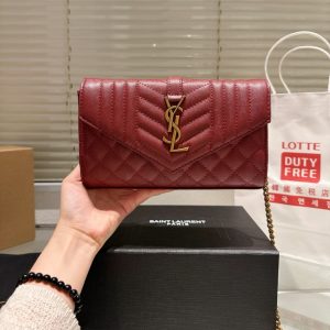 SAINT LAURENT SMALL GRAIN DE POUDRE TRIQUILT MONOGRAM COLLEGE BAG RED 20CM