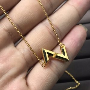 LOUIS VUITTON VOLT UPSIDE DOWN PENDANT YELLOW GOLD NECKLACE Q93868