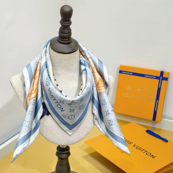 LOUIS VUITTON MALLES MERVEILLEUSES SQUARE 90 BLUE 90CM M79862