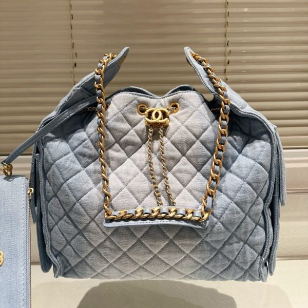 CHANEL 25 SMALL HANDBAG DENIM BLUE 35CM AS5293 B20603 U0475