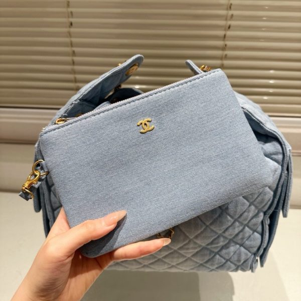 CHANEL 25 SMALL HANDBAG DENIM BLUE 35CM AS5293 B20603 U0475