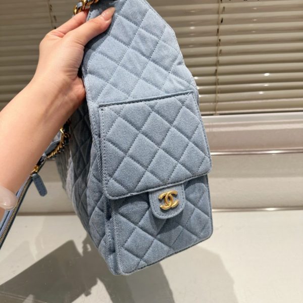 CHANEL 25 SMALL HANDBAG DENIM BLUE 35CM AS5293 B20603 U0475