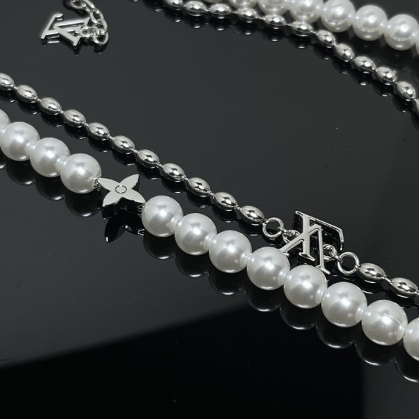 LOUIS VUITTON PEARLS FUSION NECKLACE SILVER M01781