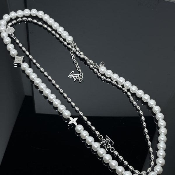 LOUIS VUITTON PEARLS FUSION NECKLACE SILVER M01781
