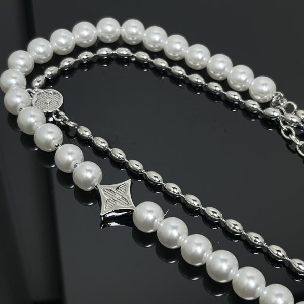 LOUIS VUITTON PEARLS FUSION NECKLACE SILVER M01781