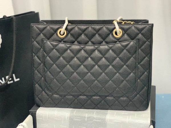SUMMER SET: CHANEL BOLSA GRAND TOTE BLACK 33CM & SLIDE CC LOGO BLACK