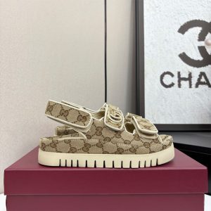 GUCCI Women’s sandal with Double G