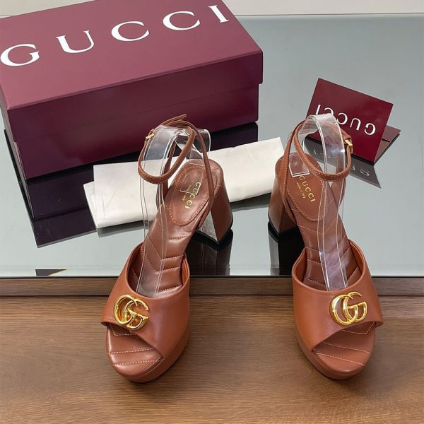 GUCCI Women’s platform sandal with Double G