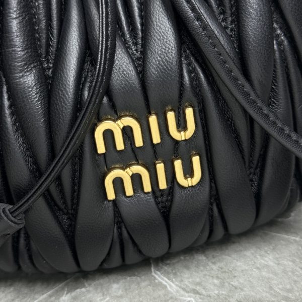 MIU MIU MATELASSÉ NAPPA LEATHER BAG BLACK 17CM 5BE084 N88 F0002 V OOO