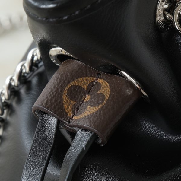 LOUIS VUITTON OFF DUTY BACKPACK VIBE BLACK 25CM M25522