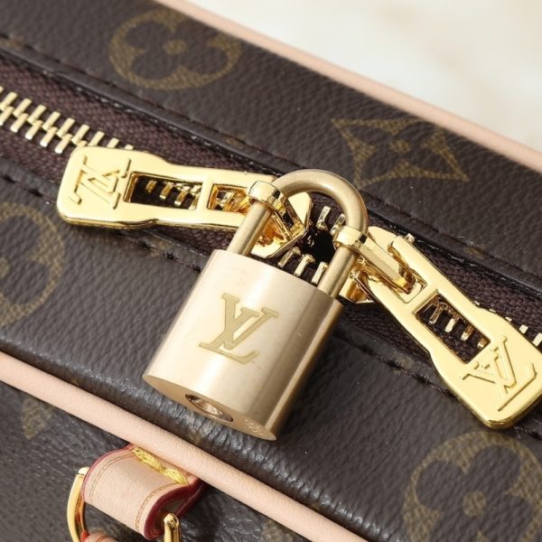 LOUIS VUITTON HANG ON BROWN 26CM M47031
