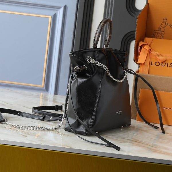LOUIS VUITTON OFF DUTY BACKPACK VIBE BLACK 25CM M25522