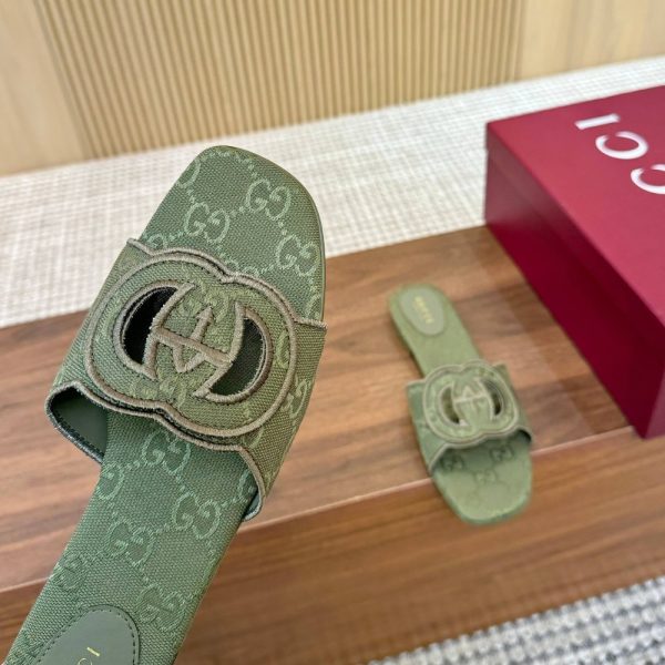 GUCCI WOMEN SLIDE SANDAL WITH INTERLOCKING G GREEN GG CANVAS‎ ‎790447 9SF00 3005