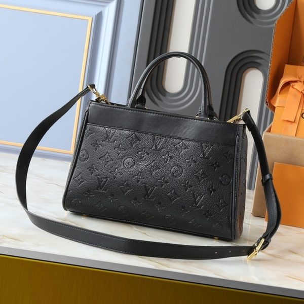 LOUIS VUITTON AVENUE MM BLACK 30CM M25575