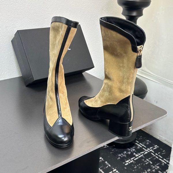 CHANEL MÉTIERS DART HIGH BOOTS BEIGE AND BLACK G46591 B21103 U2030