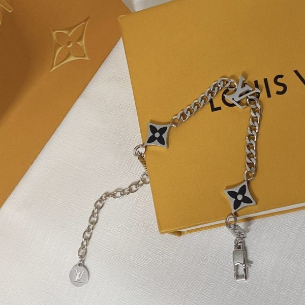 LOUIS VUITTON LV SPIKE BRACELET SILVER M1520A
