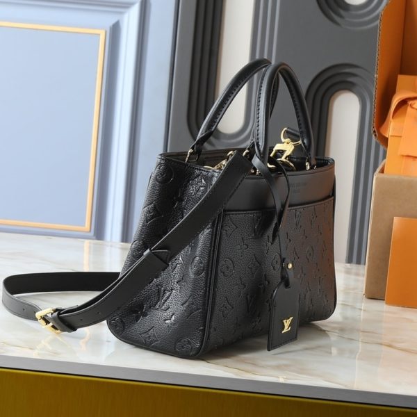 LOUIS VUITTON AVENUE MM BLACK 30CM M25575