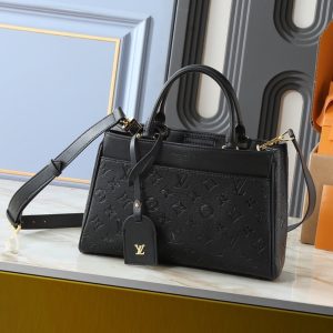 LOUIS VUITTON AVENUE MM BLACK 30CM M25575