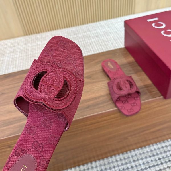 GUCCI WOMEN SLIDE SANDAL WITH INTERLOCKING G ROSSO ANCORA RED GG CANVAS ‎790447 9SF00 8549